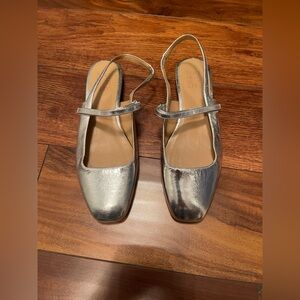 Naturalizer silver slingback flats size 8 never worn!- SOLD